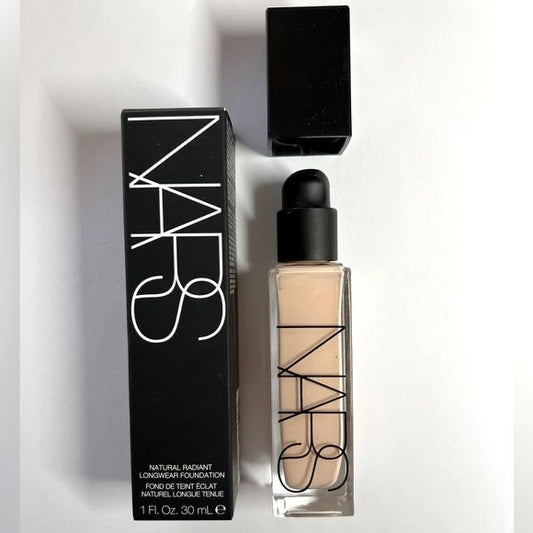 NARS Natural Radiant Longwear Foundation – 30ml (Original Leftover)
